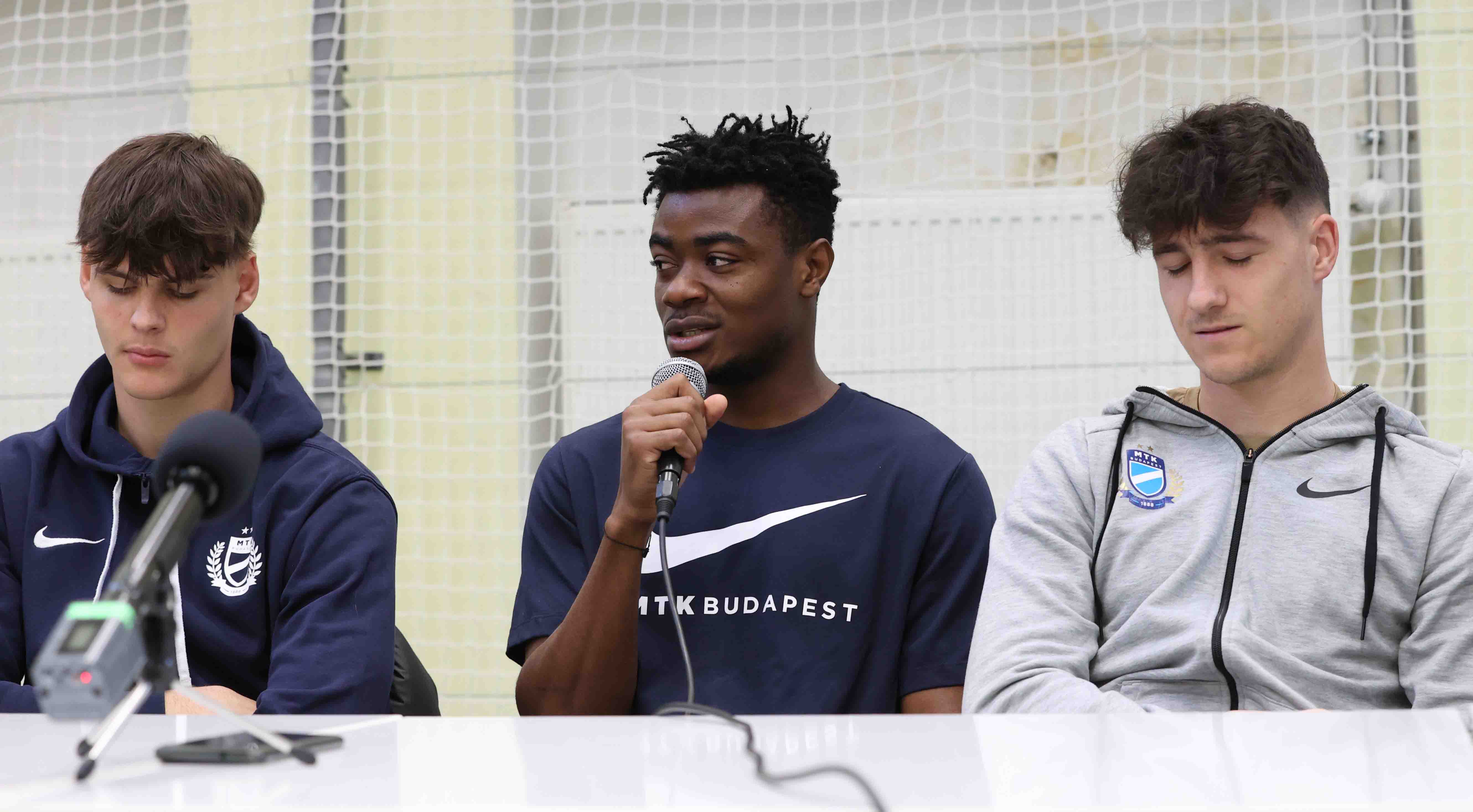 Képgaléria: a rasszizmus elítélendőségéről beszélgettek játékosaink a Csanádi Árpád Sportiskolában